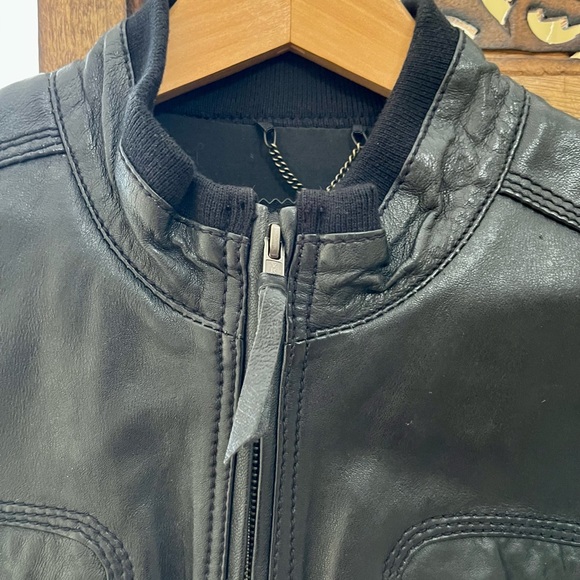 Black Leather Jacket - size L - Picture 3 of 9